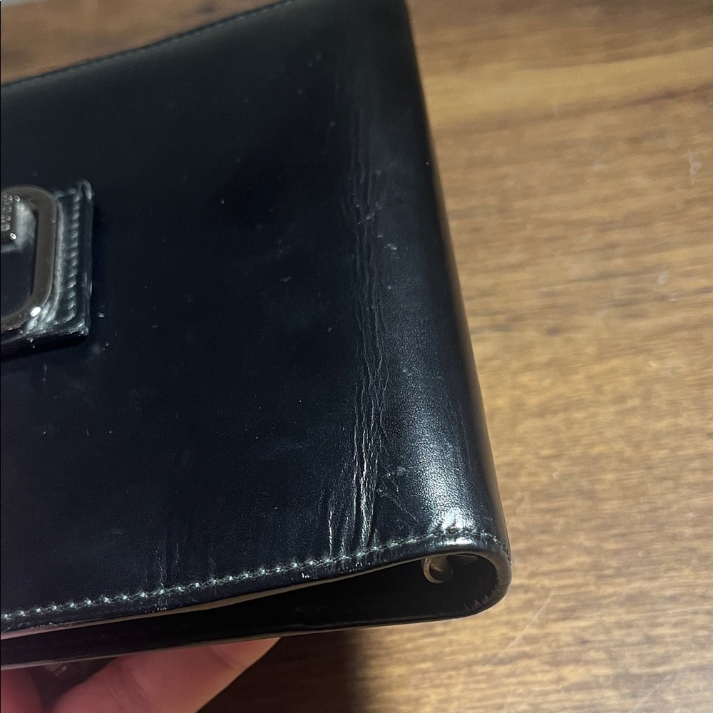 Gucci Black Leather Agenda with Silver Logo Closure - Picture 4 of 10